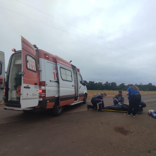 SAMU socorre mulher após queda de moto em Santa Helena