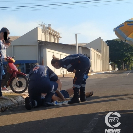 SAMU socorre mulher ferida após queda de moto em Santa Helena