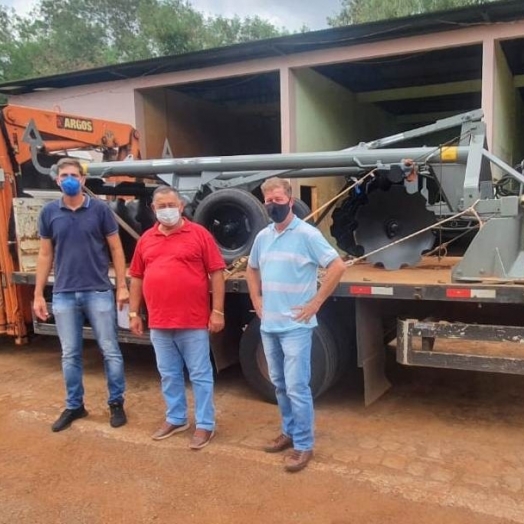 São Miguel adquire equipamentos agrícolas para atender horticultores do município