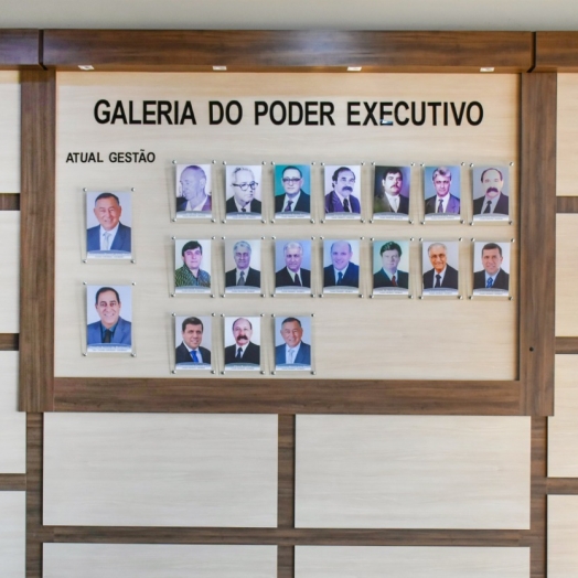 São Miguel do Iguaçu entrega nova ‘Galeria de Prefeitos’ que foi instalada no Paço Municipal