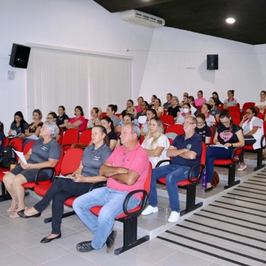 Secretaria de Educação de Itaipulândia realiza I Conferência do Plano Municipal de Educação