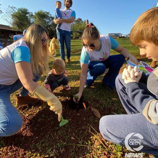 Secretaria de Meio Ambiente de São Miguel do Iguaçu promove plantio de mudas em parceria com cooperativas e Rotary Clube