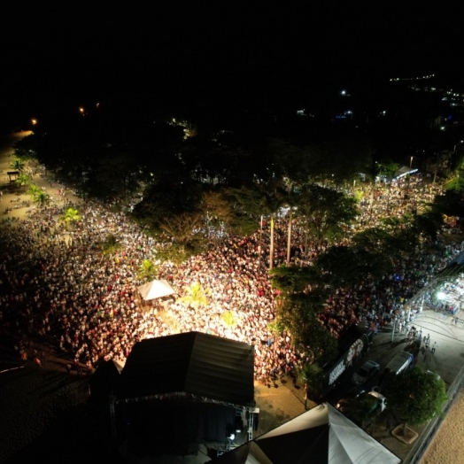 Show com Antony e Gabriel bate recorde de público em Itaipulândia e show de fogos encanta o público