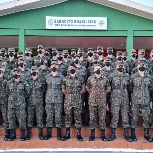 Tiro de Guerra recebe visita de Tenente do Exército