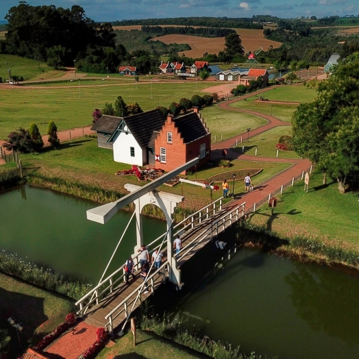 Turismo avança 1,9% no Paraná em fevereiro, melhor resultado do Sul e acima da média nacional