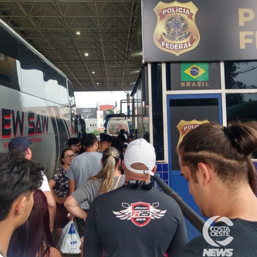 Último dia de Black Friday em Ciudad del Este: tumulto e resiliência na busca por descontos