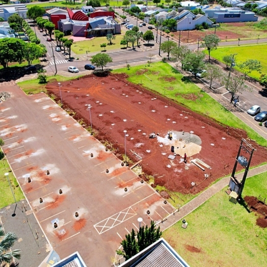 Usina fotovoltaica atenderá o Paço Municipal de Itaipulândia  e servirá como estacionamento