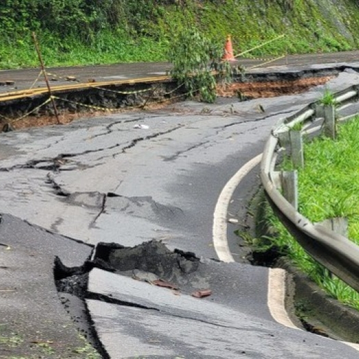 Veja quais rodovias do Paraná têm bloqueios após temporais