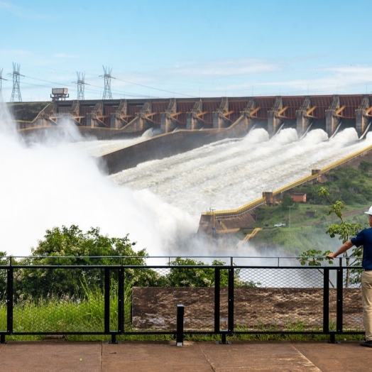 Vertedouro de Itaipu deve fechar nesta segunda-feira (3)