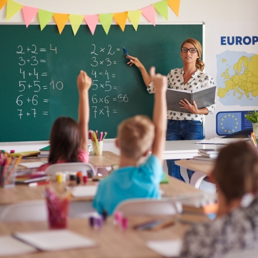 Vestibular de Inverno 2024: Curso de Pedagogia da Faculdade UNIGUAÇU tem como diferencial estágios desde o primeiro período