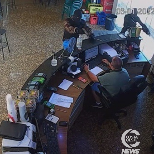 Vídeo mostra momento em que quadrilha rende empresário e funcionário em Santa Helena